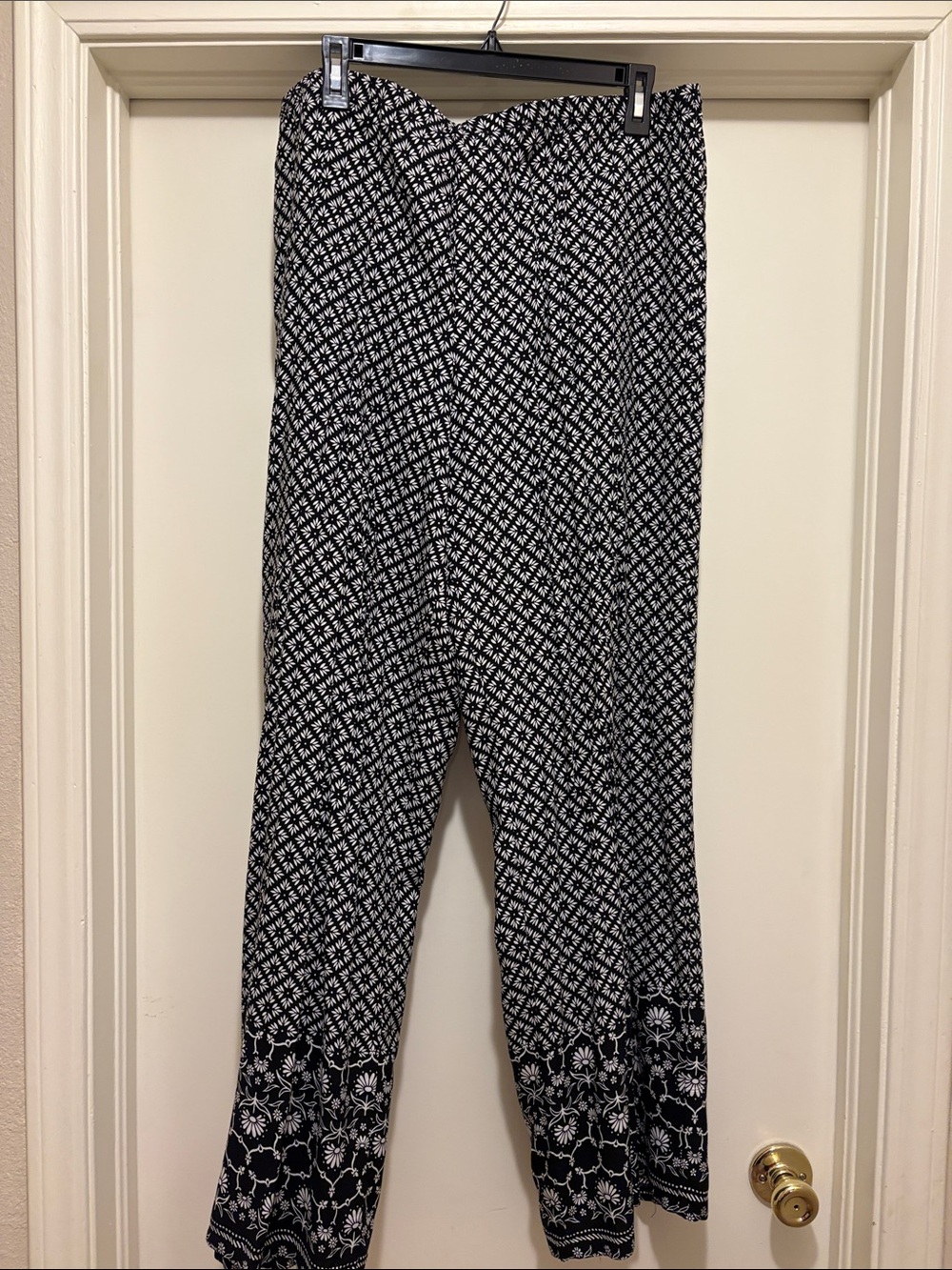 Spense Black and White Printed Wide-Leg Pants